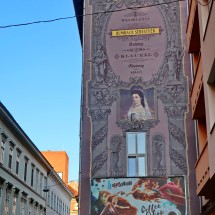 Empress Sissi on the street